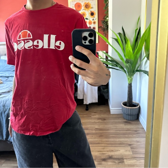 RED ELLESSE T-SHIRT - LARGE - Picture 7 of 7